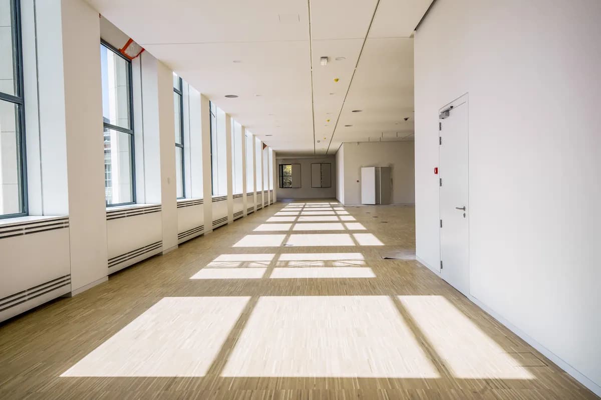 Mälardalen University omvandlar S-hus till kontor med fokus på återbruk