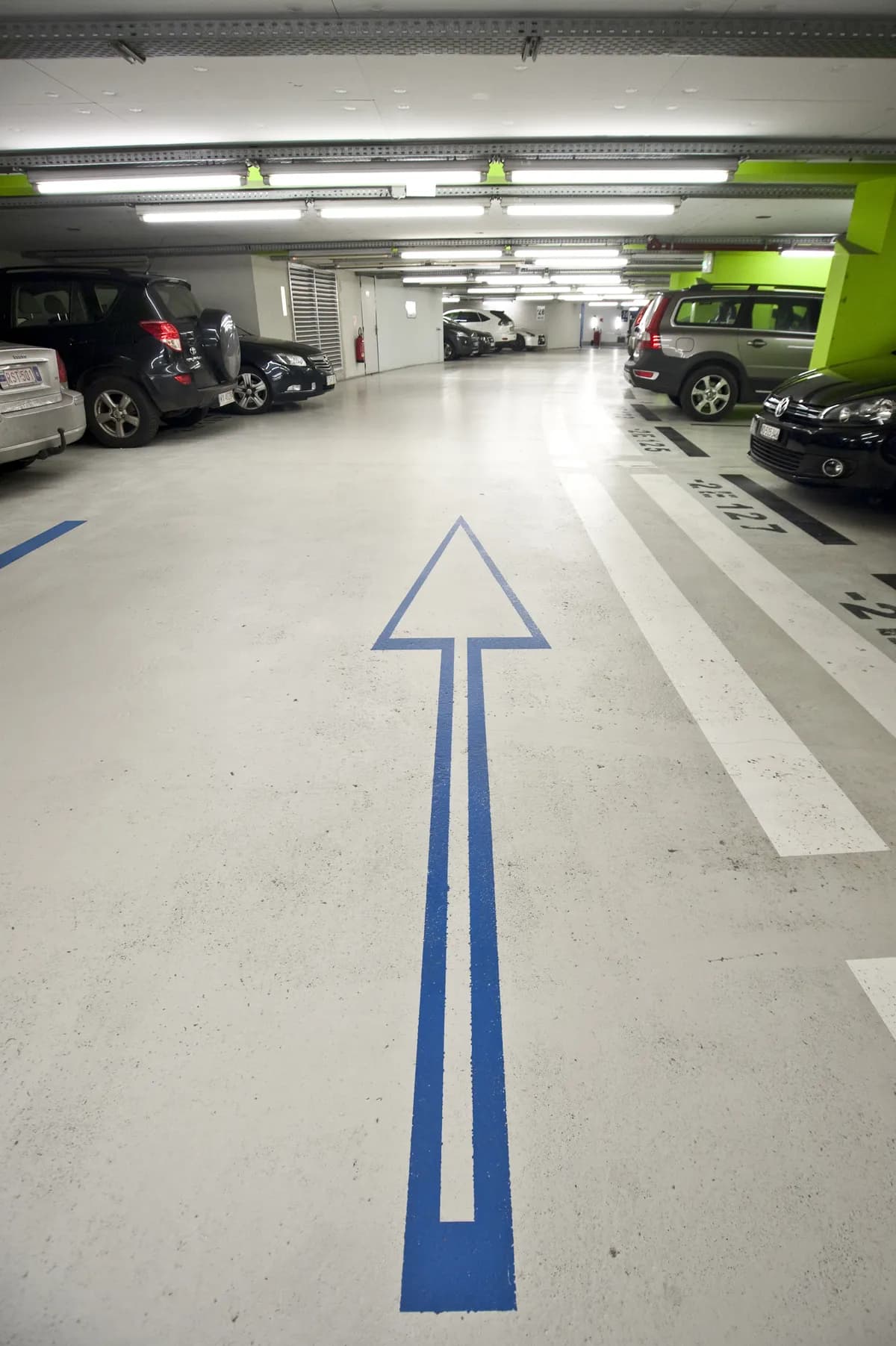 Tak rasade i skolparkering i Eskilstuna – inga skadade