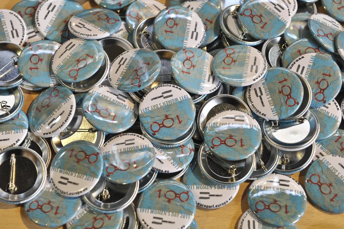 Sverige uppmanar till globalt agerande mot techjättar för jämställdhet