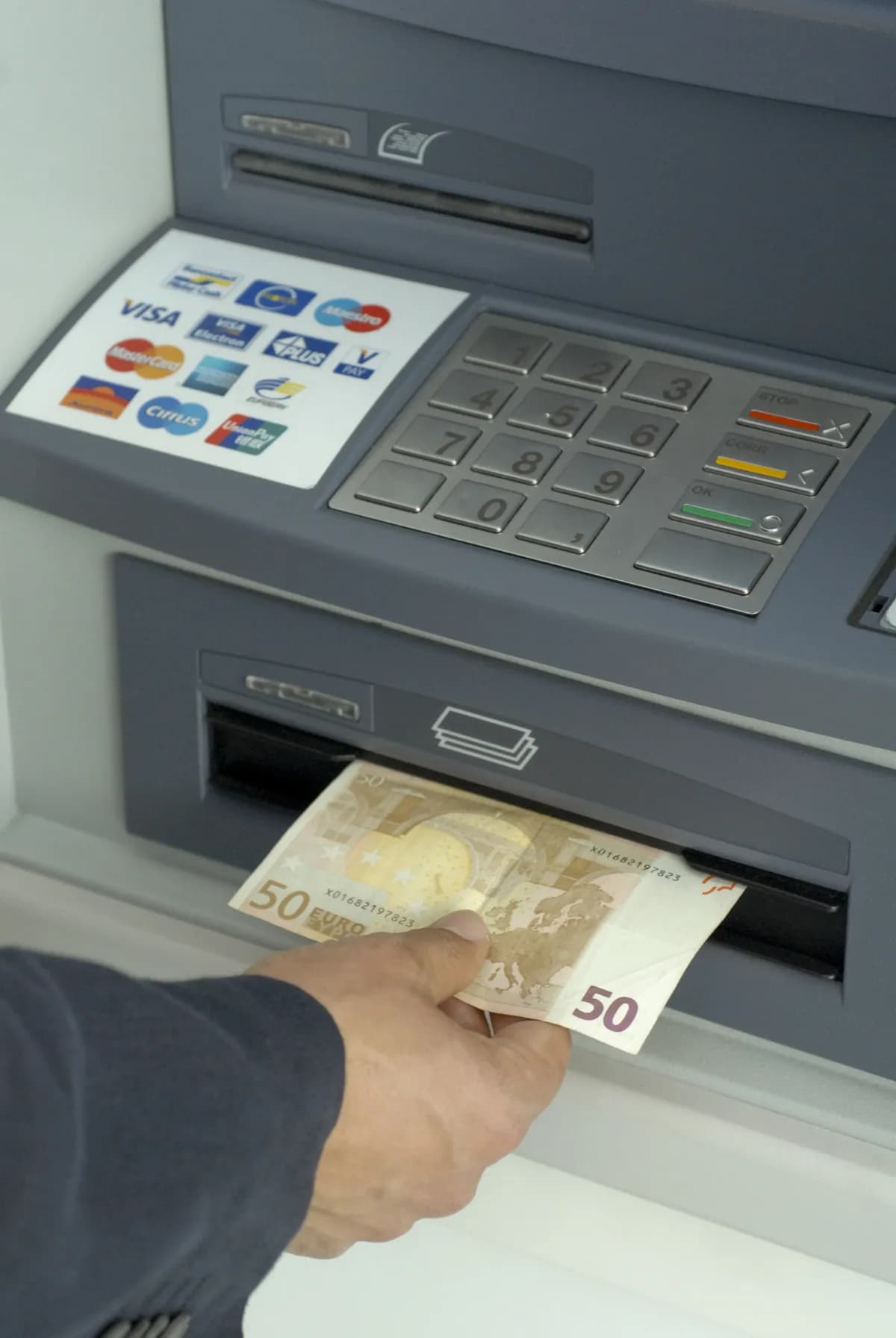 Admiral rapporterar 16% vinstökning till 958 miljoner pund för 2025