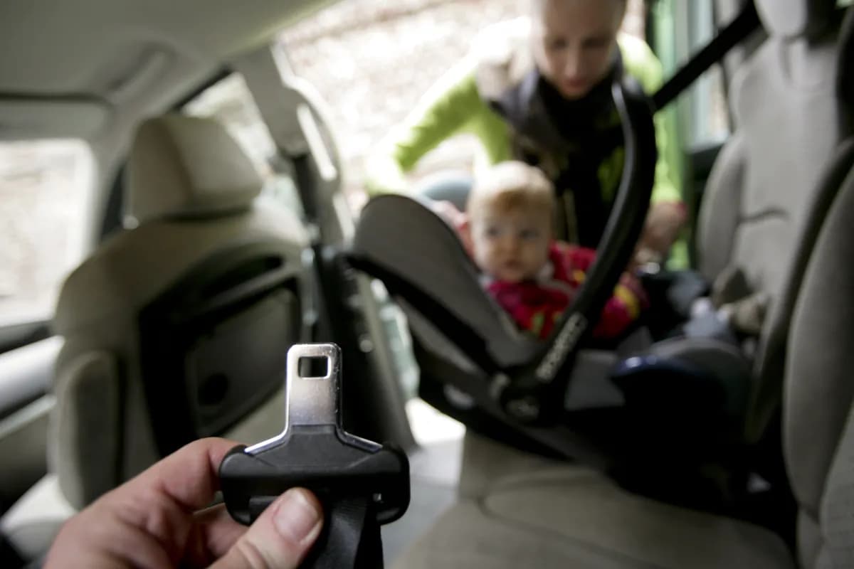 Råd & Rön varnar för potentiellt farligt barnbilbarnstol