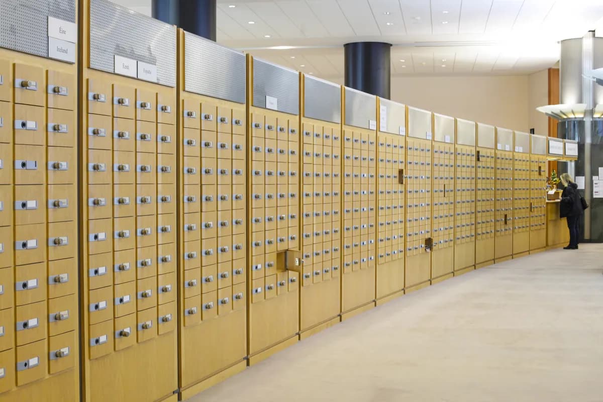 Royal Mail-frimärken hyllar drottning Elizabeth II:s 100-årsjubileum