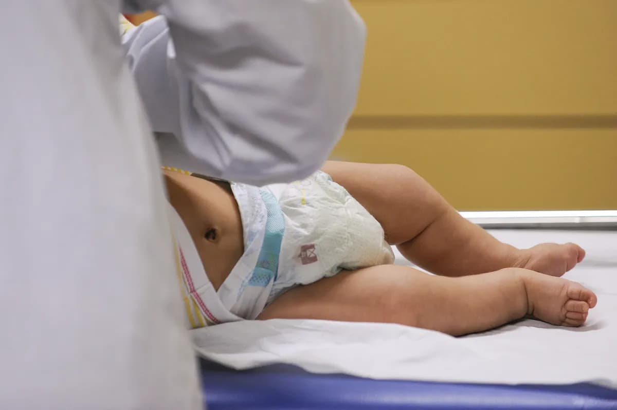 Nicola Mitchell får prematur förlossning i EastEnders efter känslomässig