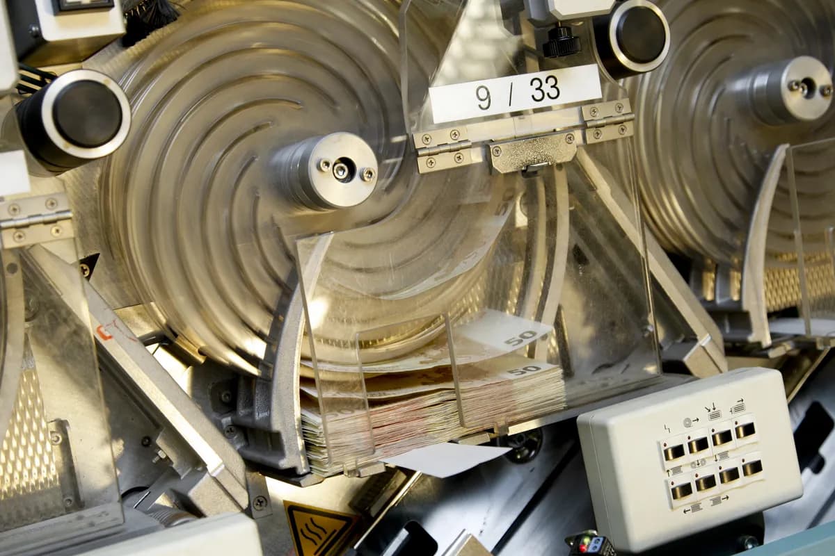 PRA fines Bank of London and UK Insurance Limited for regulatory breaches