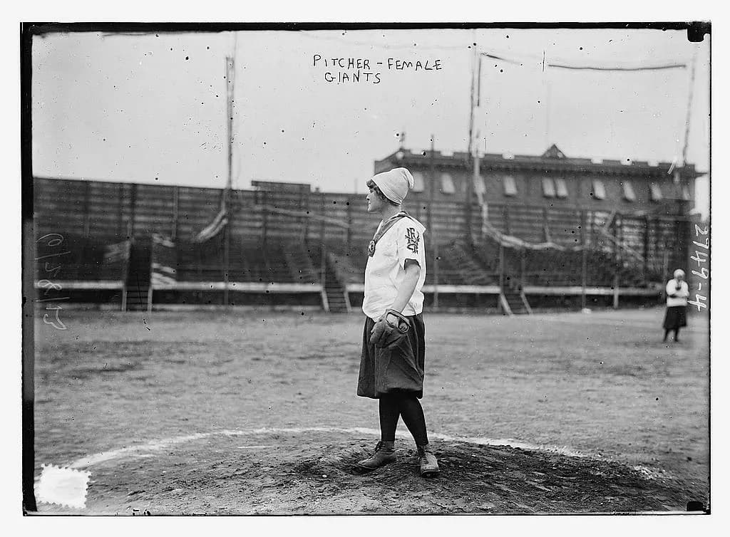 Ichiro-statyns avtäckning stördes av böjd slagträ – laget skämtade