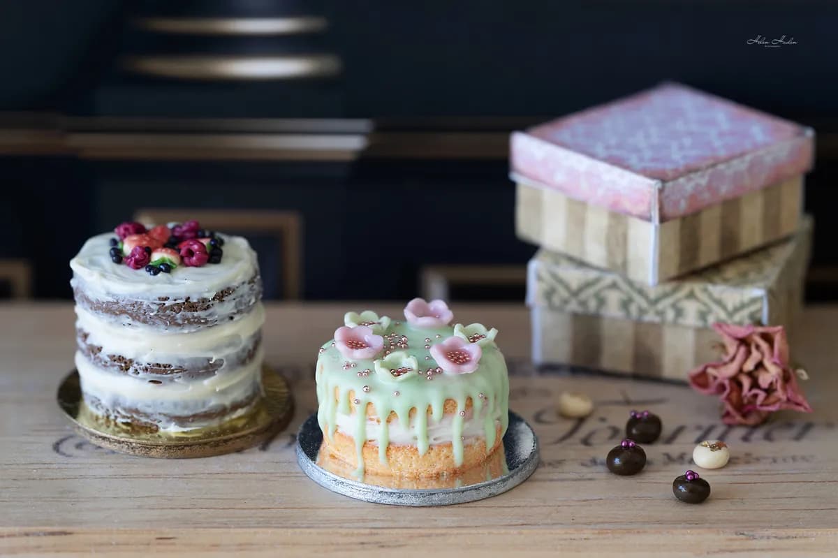 Bagerier anklagar Binky Felstead för att söka gratis tårtor