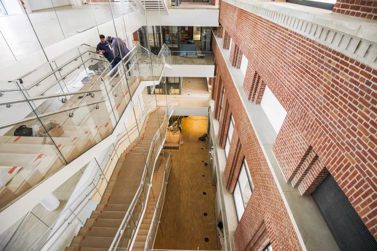 Byggare hittar medeltida och romerska brunnar i engelska renoveringsprojekt