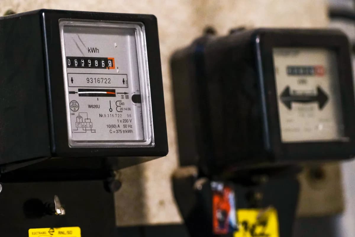 Busch avbryter SVT-intervju om elbilsförsäljning och effektavgifter